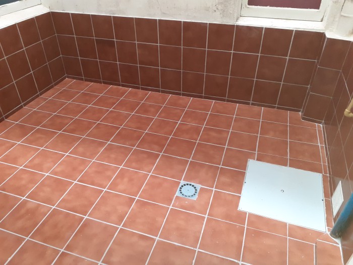 Reforma de un patio de luces: renovación de suelos y sumideros en A Coruña